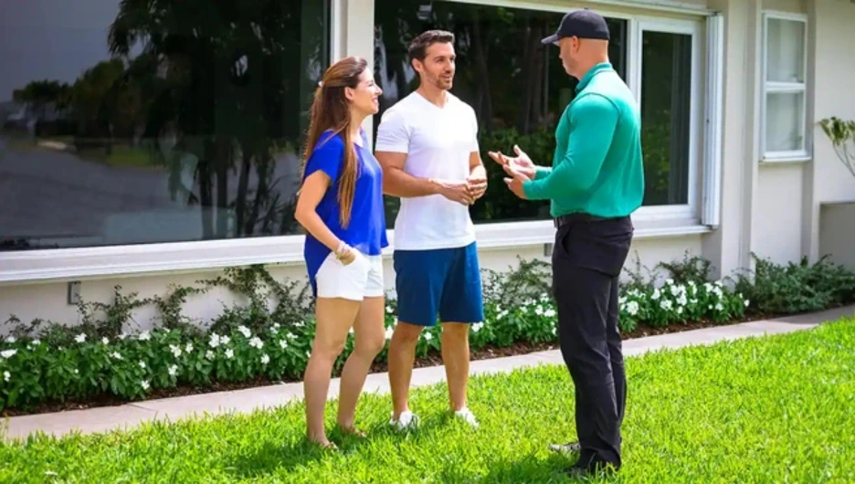 Mosquito Joe tech talking to customers